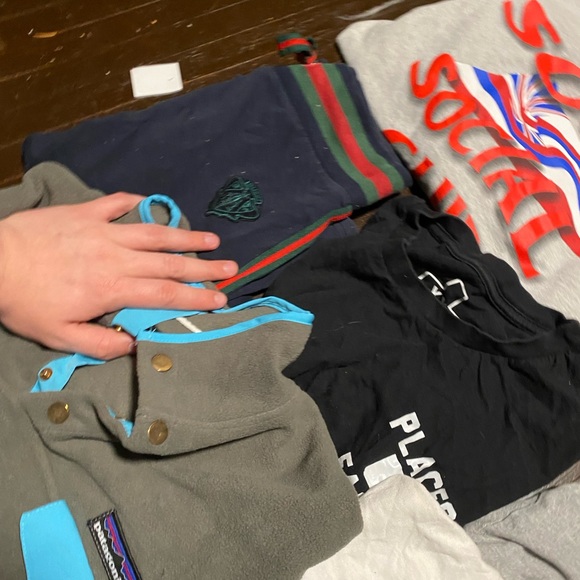 Lot of 9 Designer Clothing Items - Patagonia, Gucci, Moncler, ETC - Picture 9 of 10